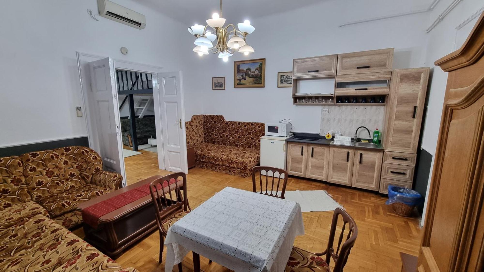 Centrum Panzio Debrecen Ngoại thất bức ảnh